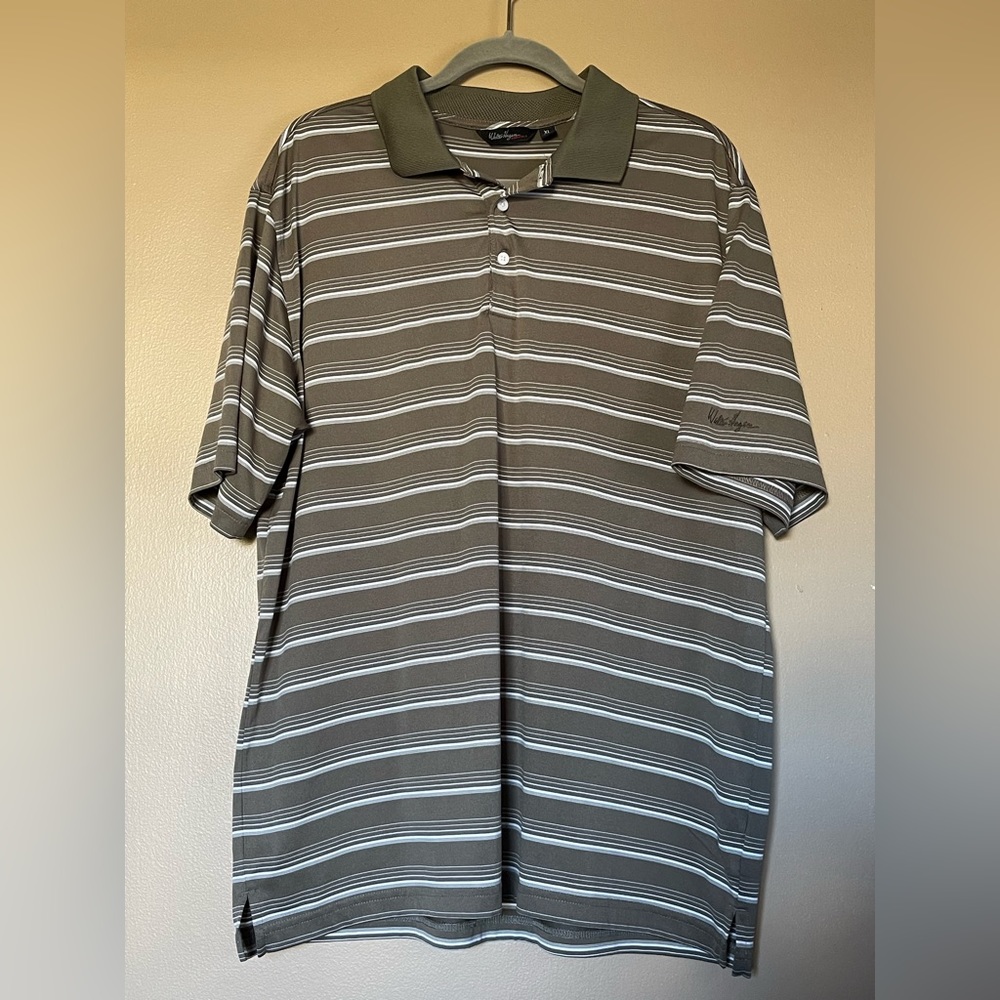 XL mens Walter Hagen golf polo in like new condition